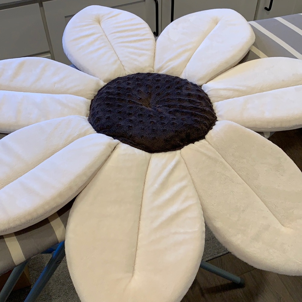 Blooming Bath Pillow 🌼